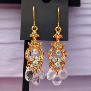 Clear tear drop earrings